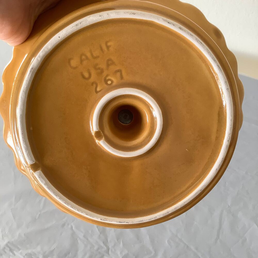 Vintage CALIF USA 267 Ceramic Mustard Yellow With Gold Handle 3 Divided Dish - Picture 3 of 6